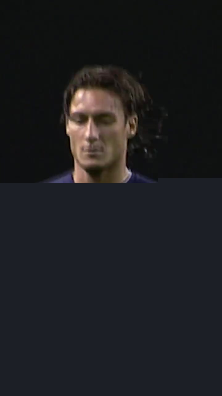 FIFA官方2002年意大利队的造型真是别具一格